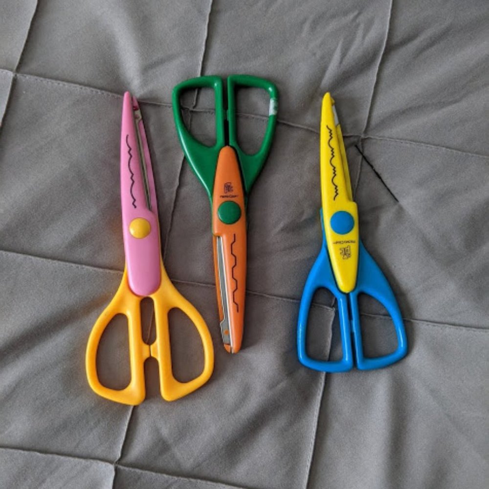 Lot of 3 scrapbook scissors